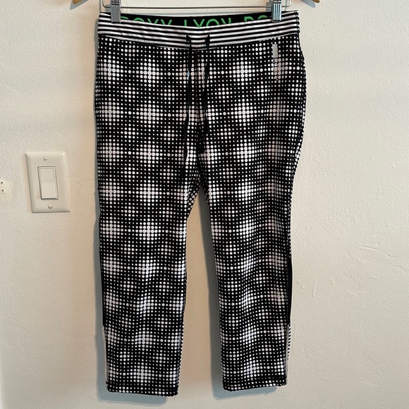 Roxy Stay On Capris - Picture 2 of 9